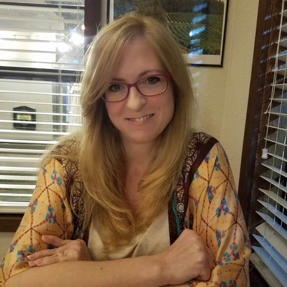 Meet your Posher, Suz - Picture 5 of 9